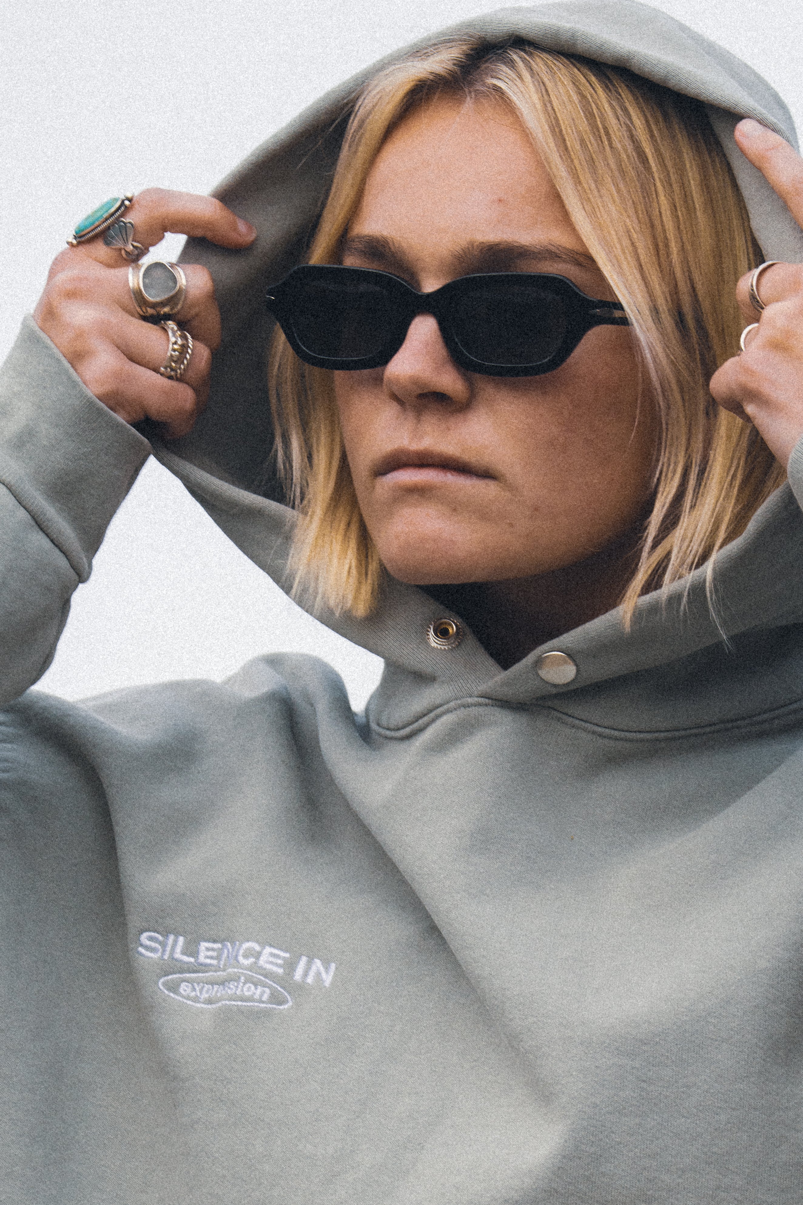 SIGNAL HOODIE
